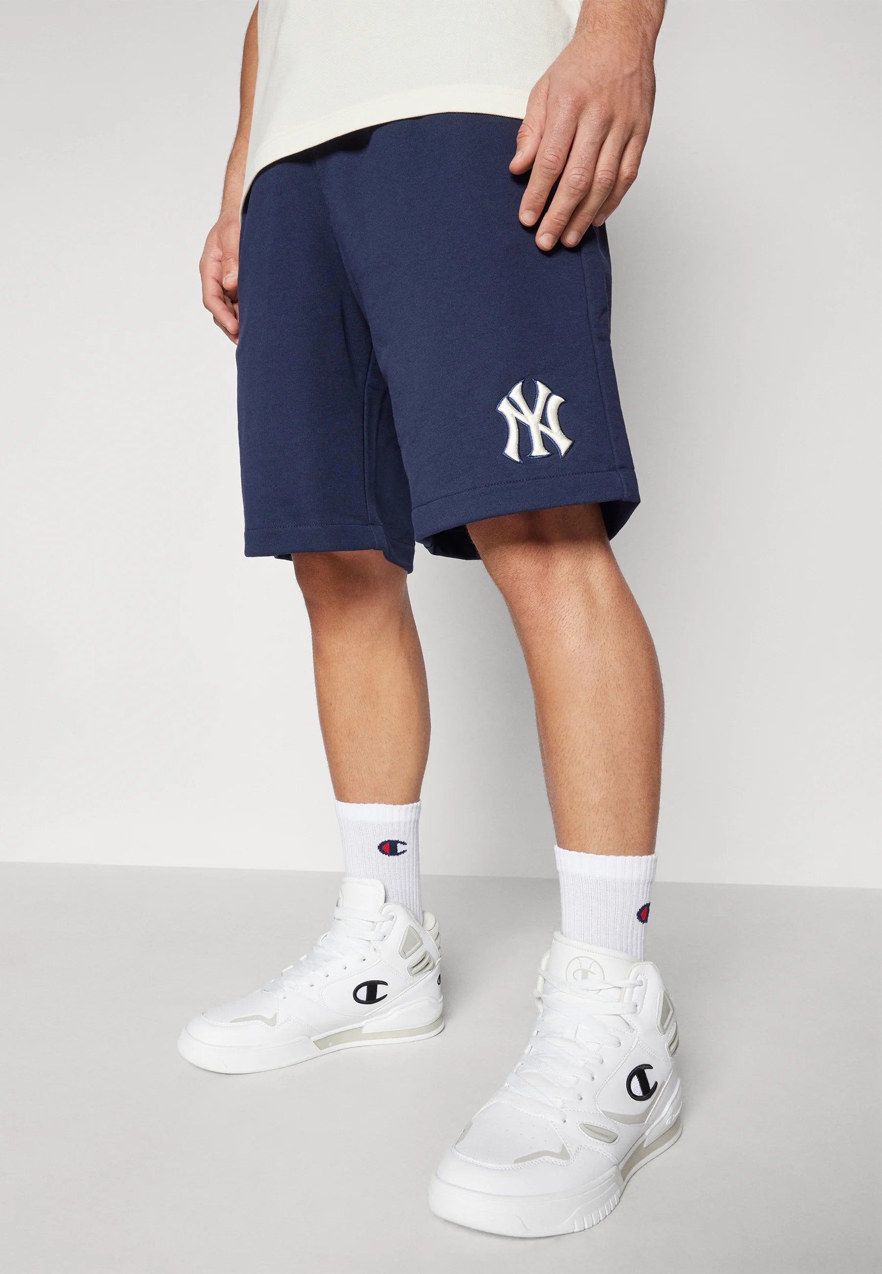 Completo New Era x Champion MLB Crewneck