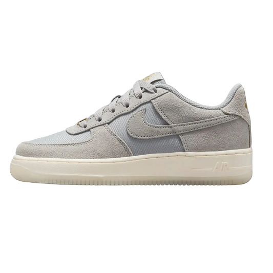 Nike Air Force 1 LV8