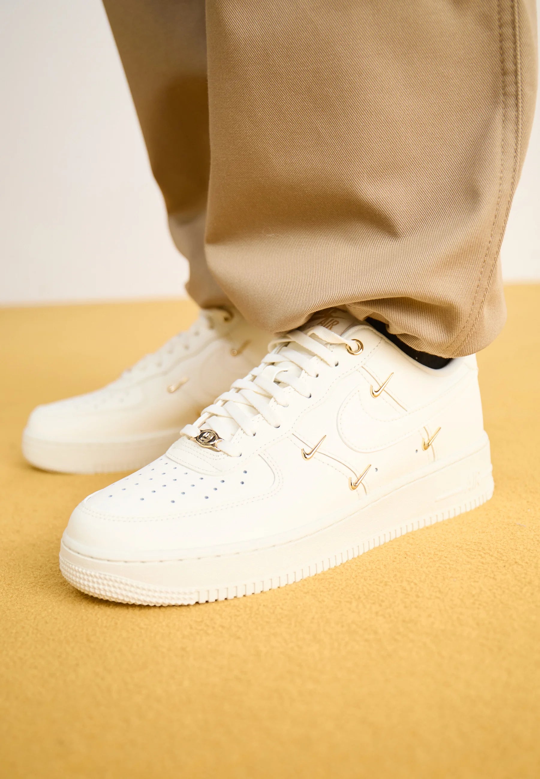 NIKE AIR FORCE 1'07 LX