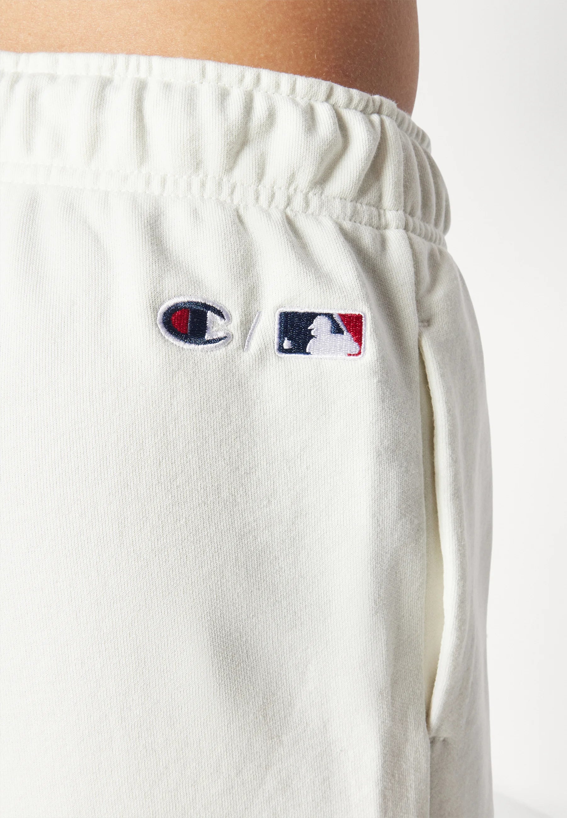 Completo New Era x Champion MLB Crewneck