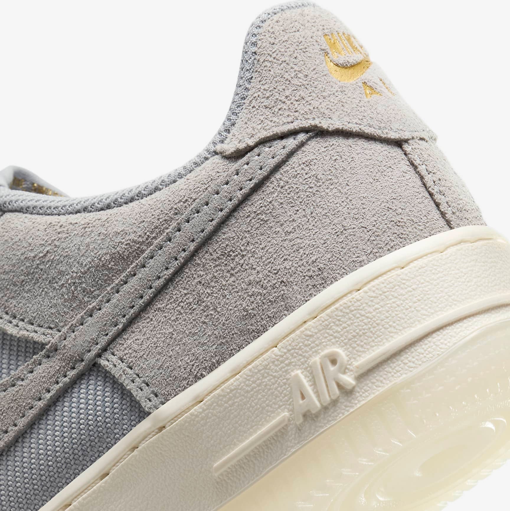 Nike Air Force 1 LV8