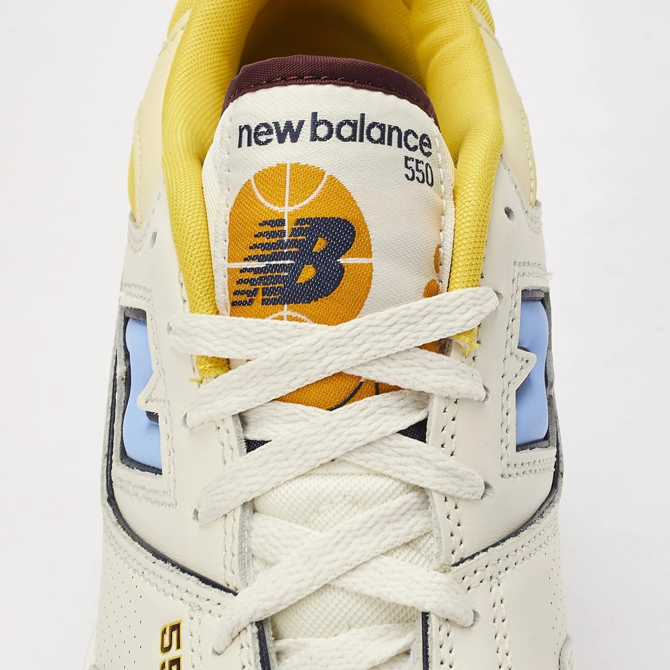 New Balance 550
