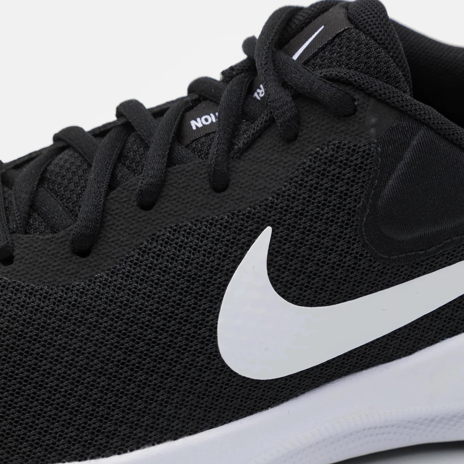 Nike Perfomance Revolution 7