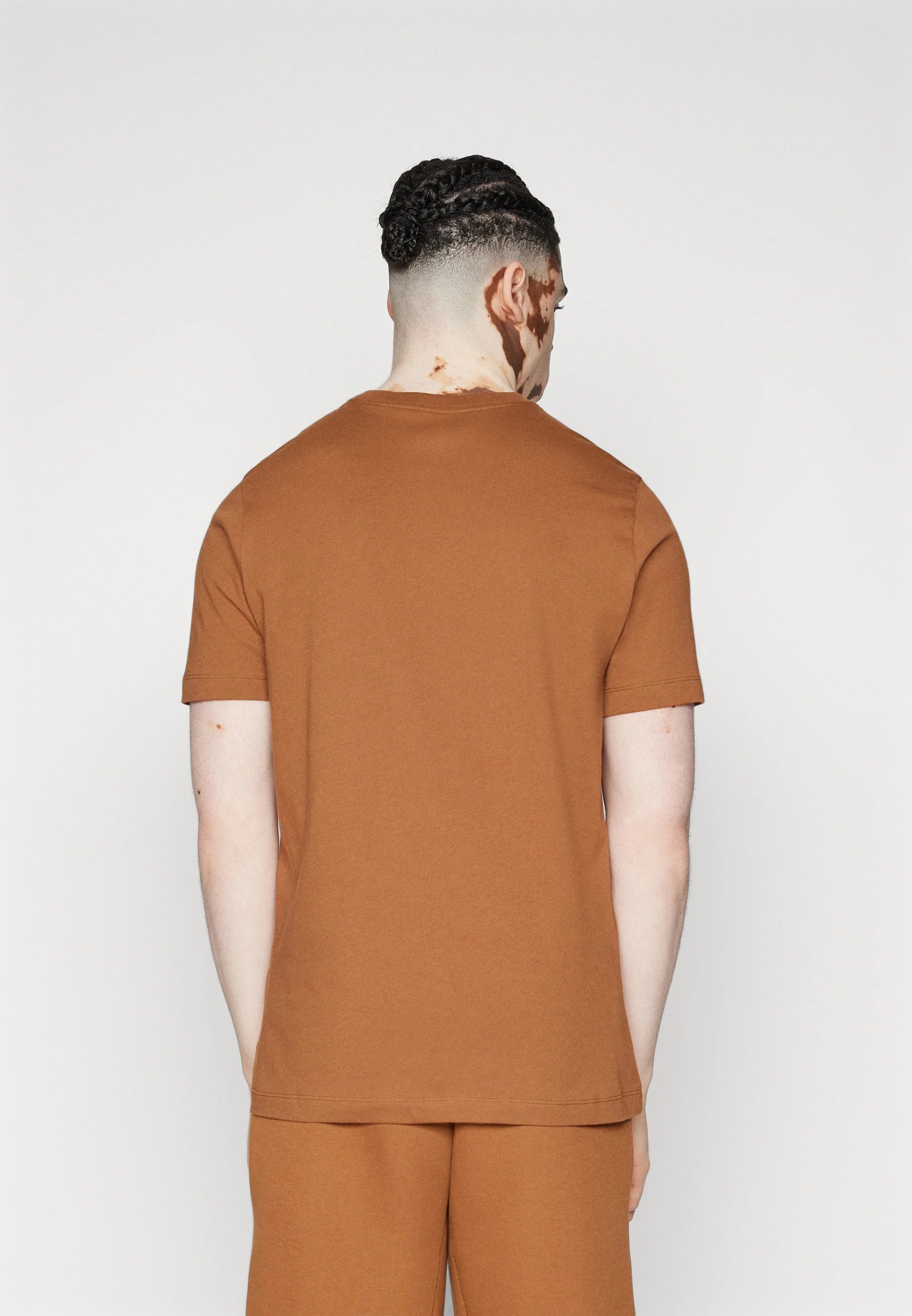 NIKE SPORTSWEAR T-SHIRT