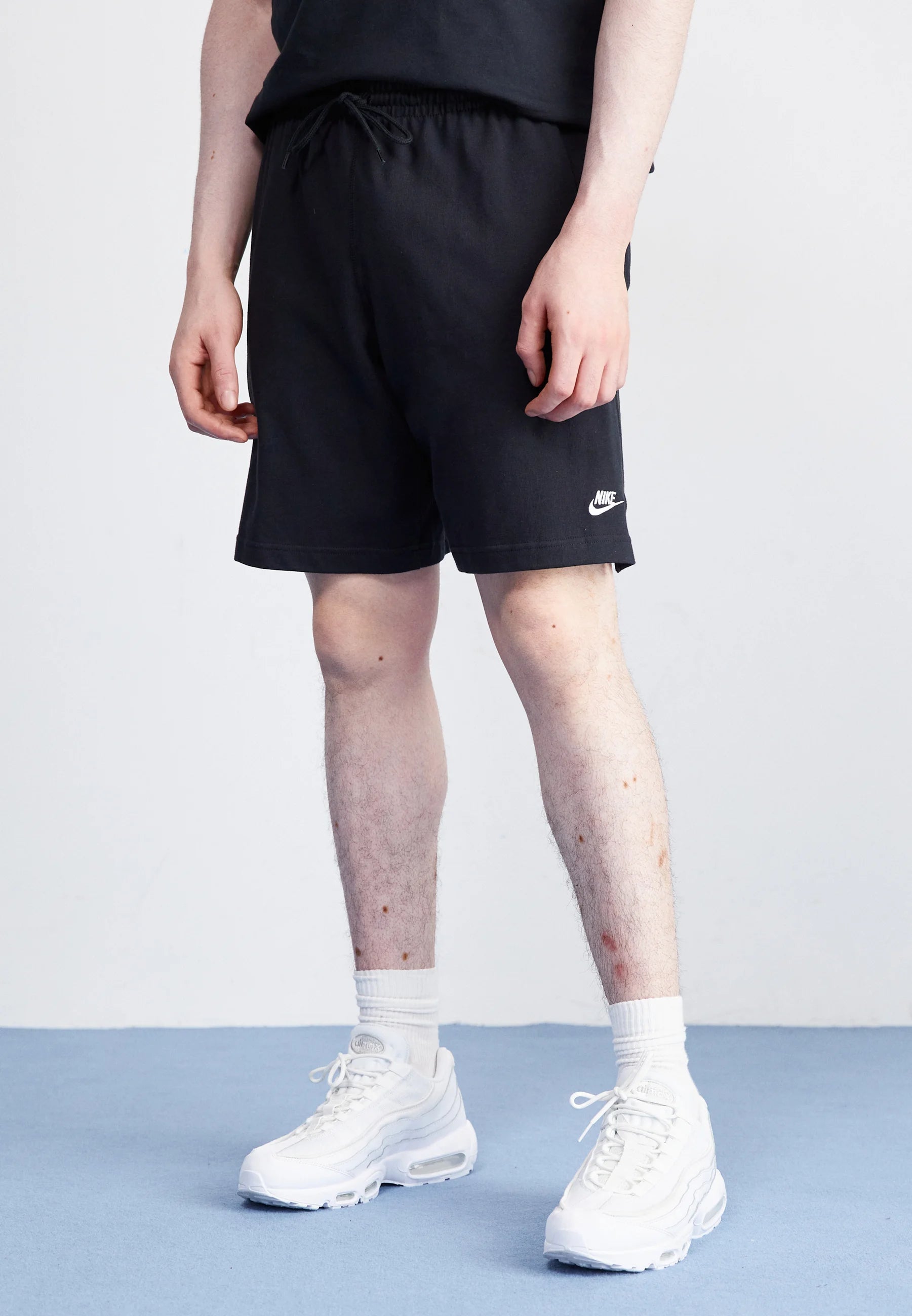 NIKE SPORTSWEAR SHORTS