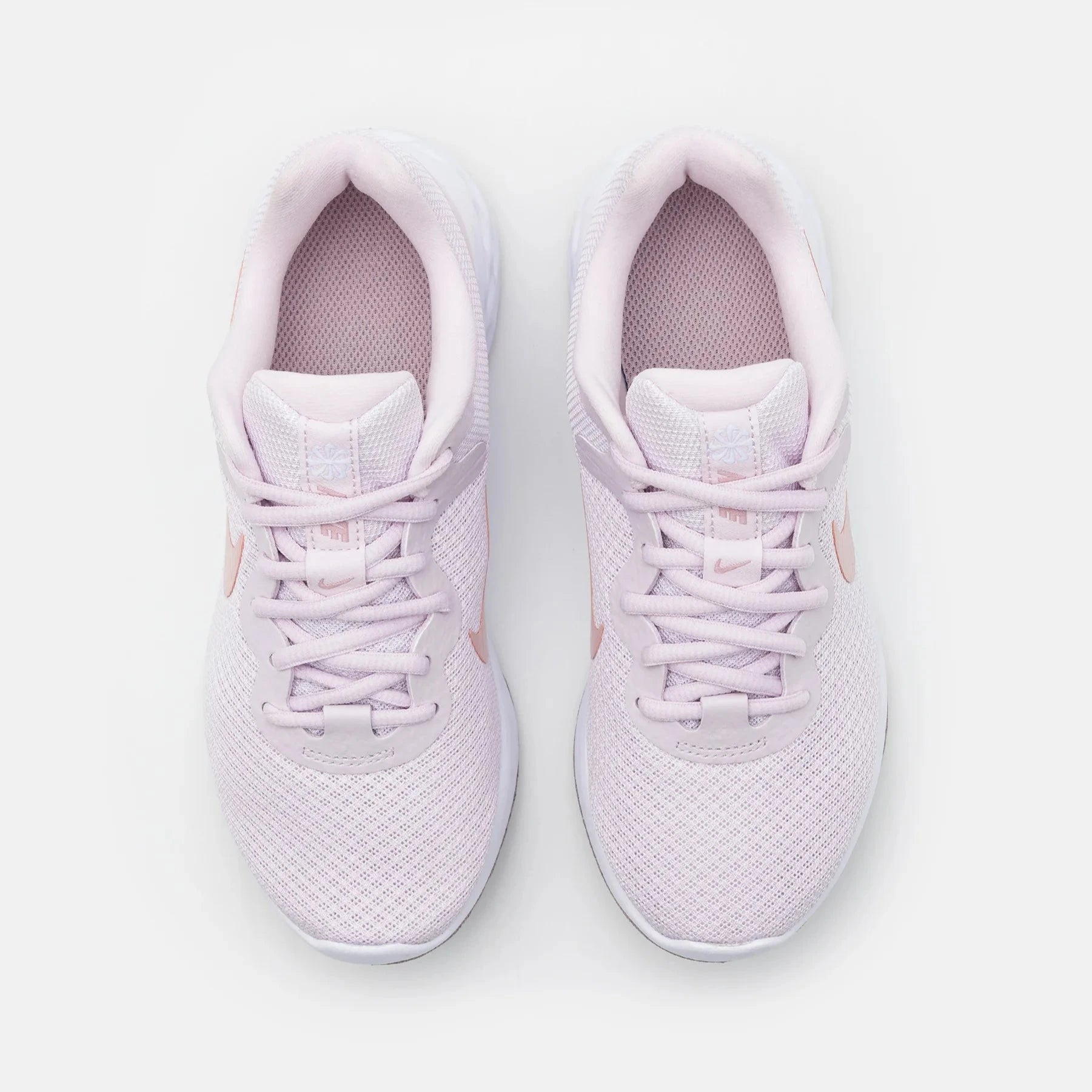 Nike Performance Revolution