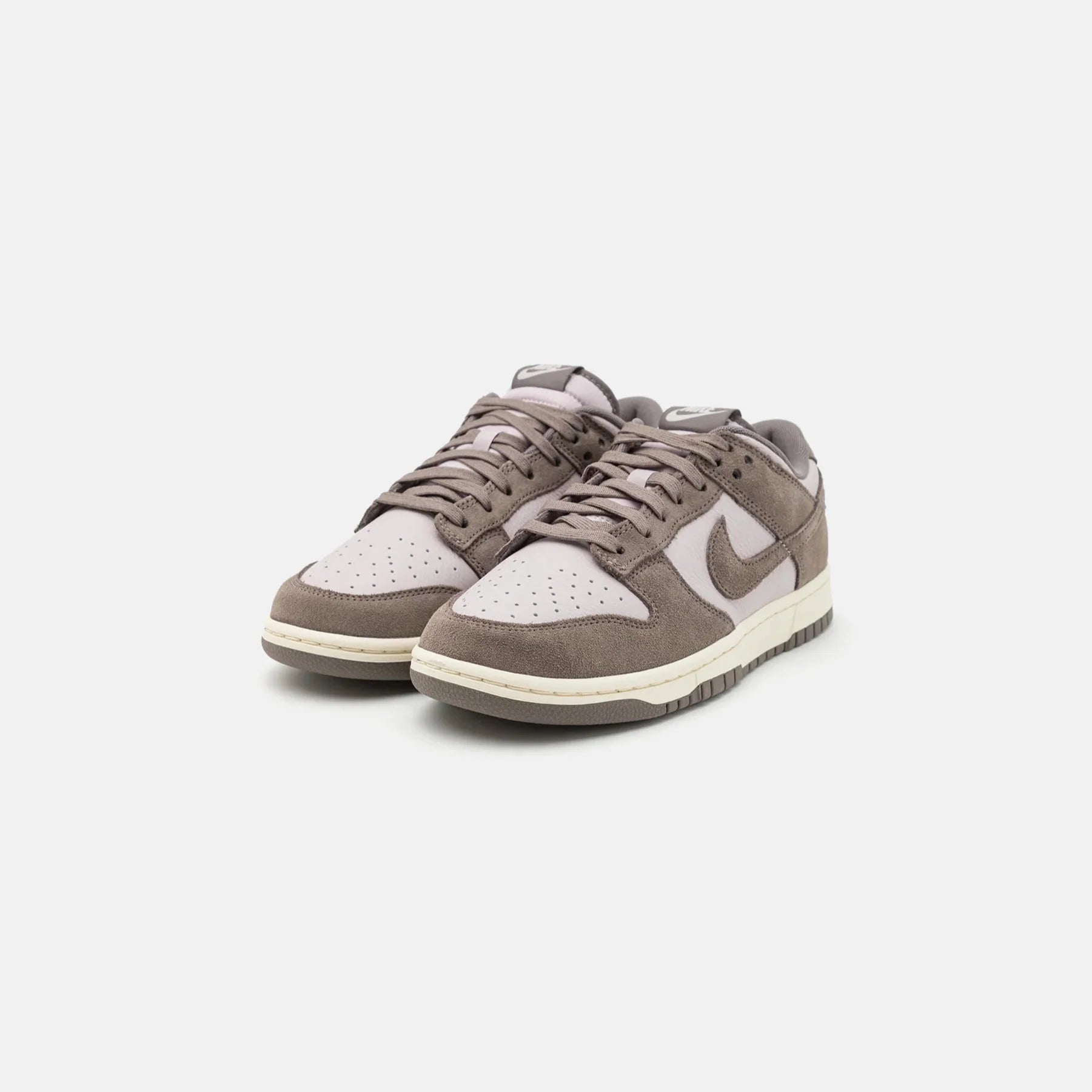 NIKE DUNK LOW RETRO SE