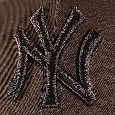 New Era Lega Essenziale 9Forty
