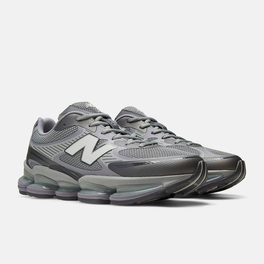 NEW BALANCE 2000